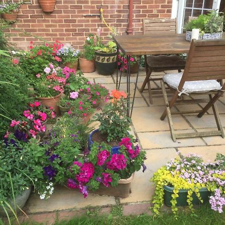 Clinton'S Green B&B Bracknell Exterior photo